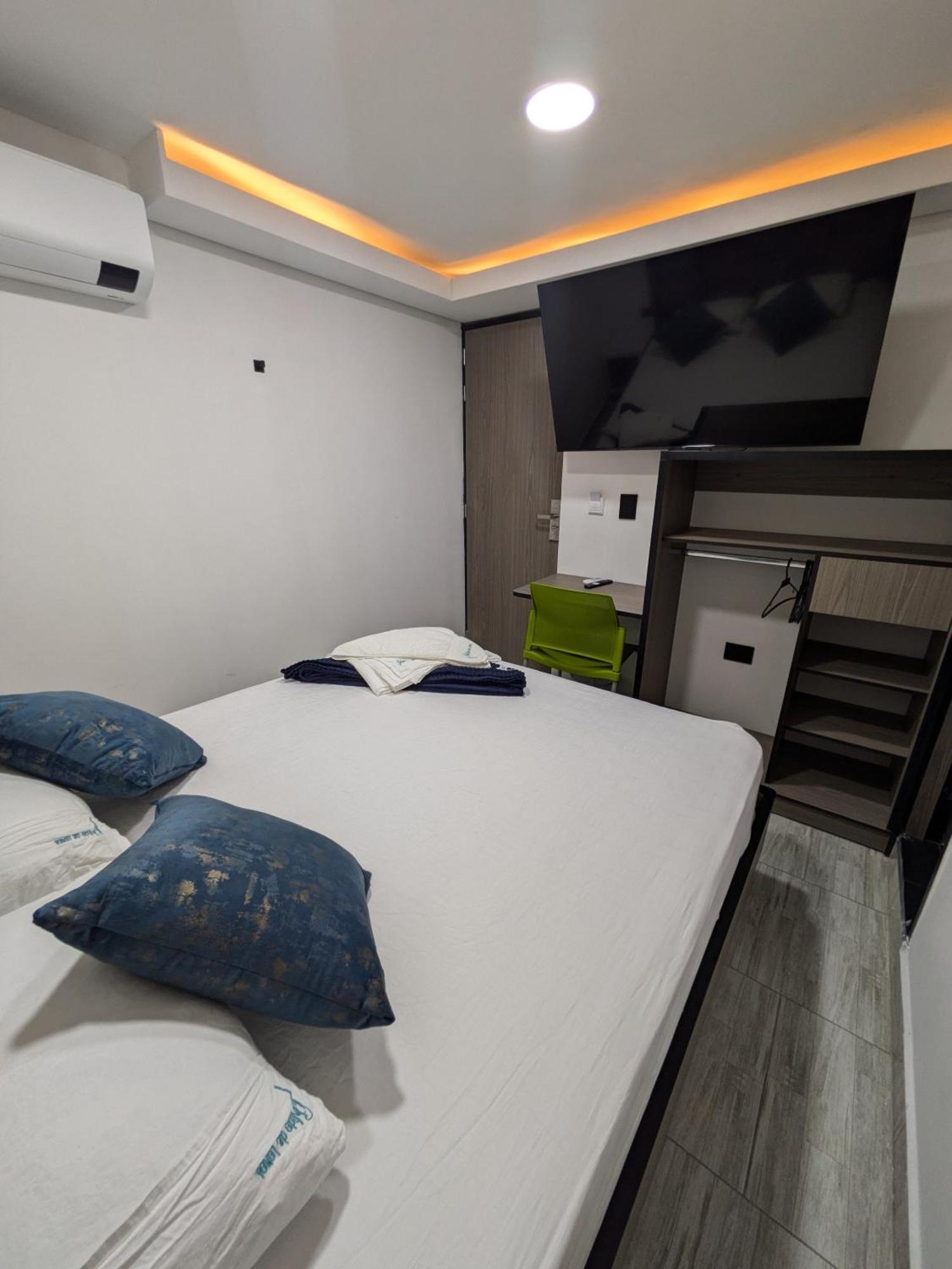 Hostel Boutique Nido De Loros Medellin Exterior photo